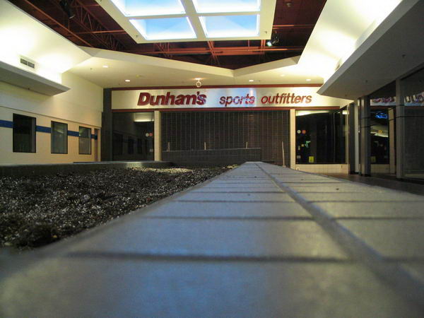 Wonderland Mall (Wonderland Shopping Center) - 2004 Photo (newer photo)